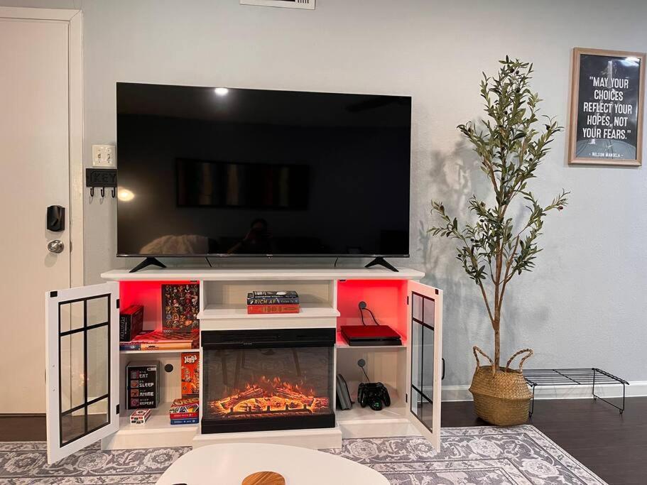 Healing Haven King Bed Suite Dallas Bagian luar foto